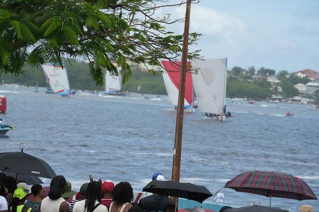 TOUR des yoles de Martinique